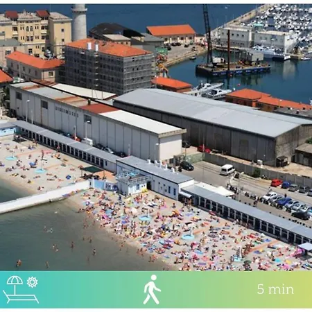 Jr Premium - Terrace - Wi-fi - Public Parking شقة ترييستي